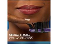 Escova de Dente Oral-B 5 Ações com Carvão 4 Unidades - 9