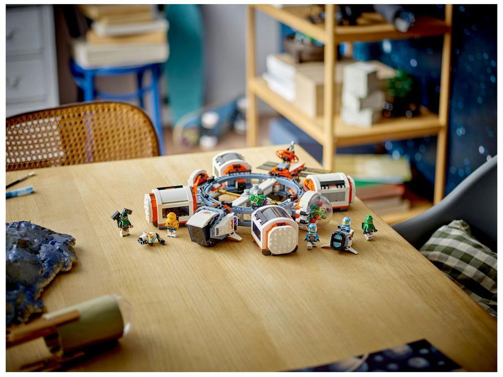 LEGO City Estação Espacial Modular 60433  - 4