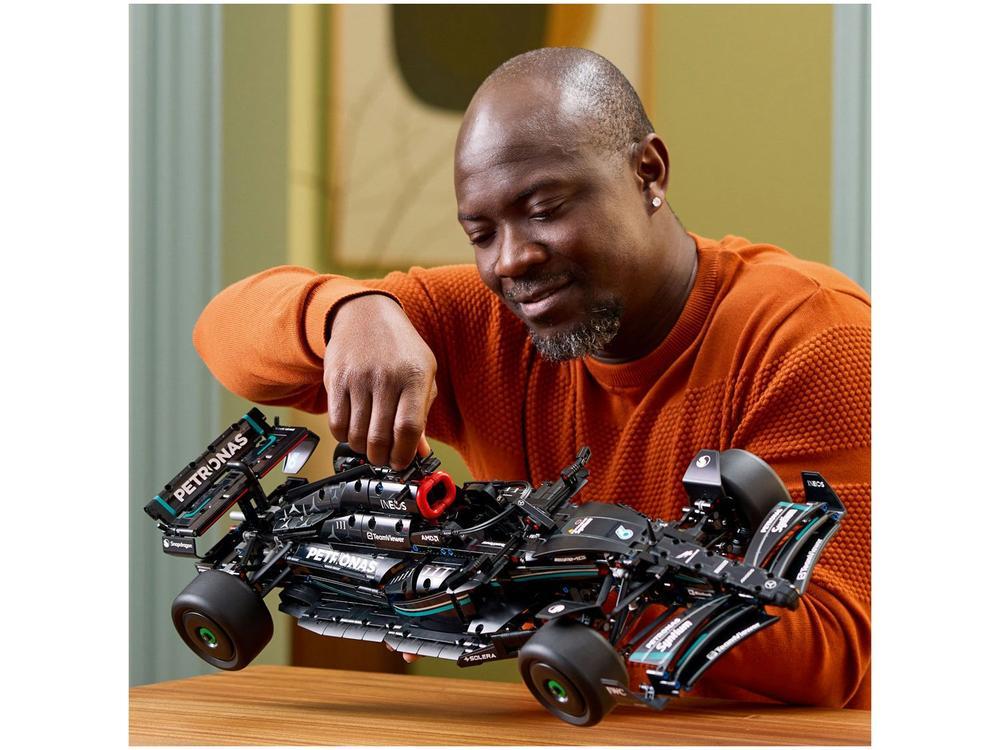 LEGO Technic Mercedes-AMG F1 W14 E Performance - 3