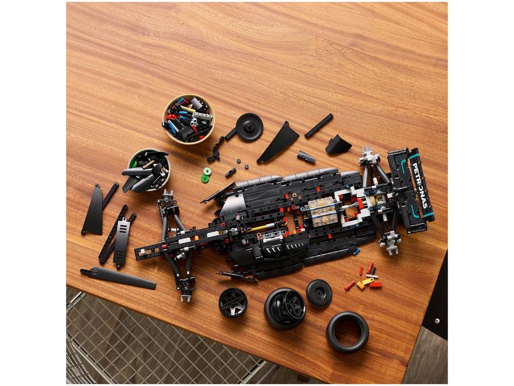 LEGO Technic Mercedes-AMG F1 W14 E Performance - 7