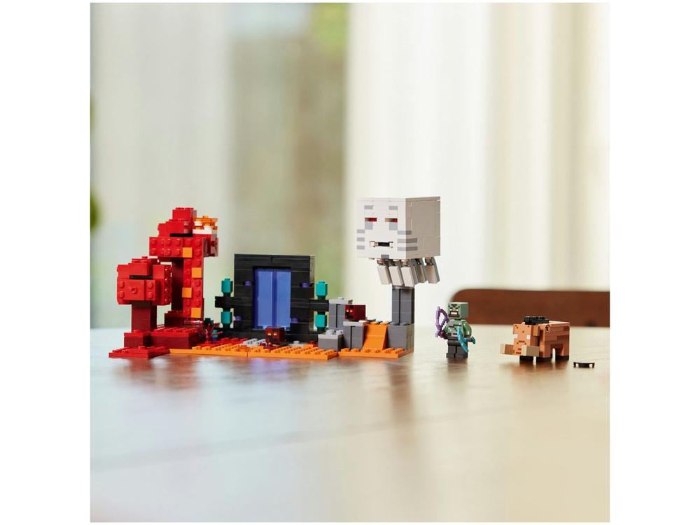 LEGO Minecraft A Emboscada no Portal do Nether - 6