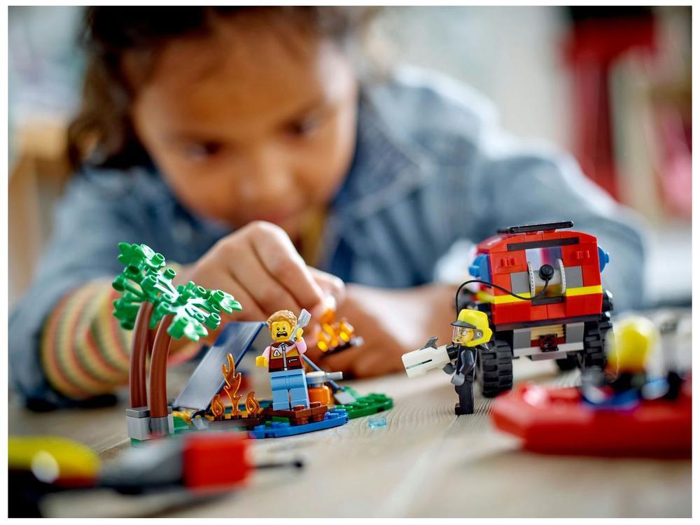 LEGO City Caminhão dos Bombeiros 4x4 com  - 5
