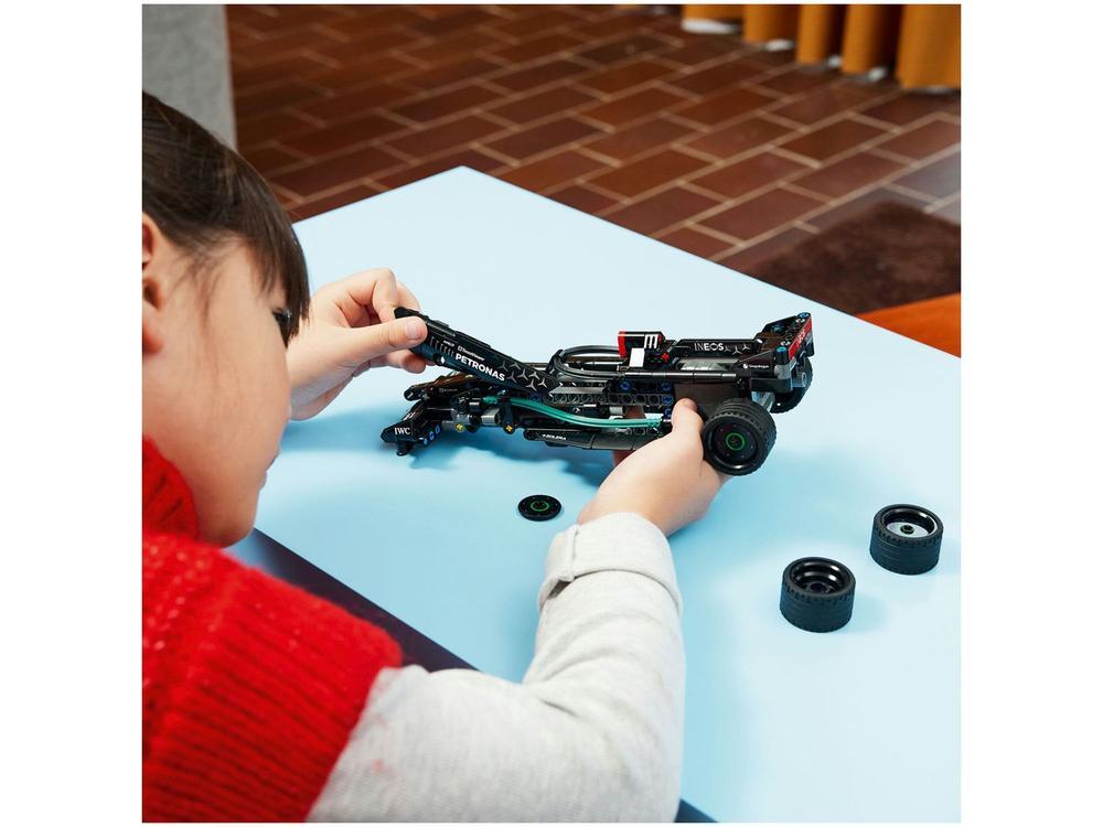 LEGO Technic Mercedes-AMG F1 W14 E Performance - 11