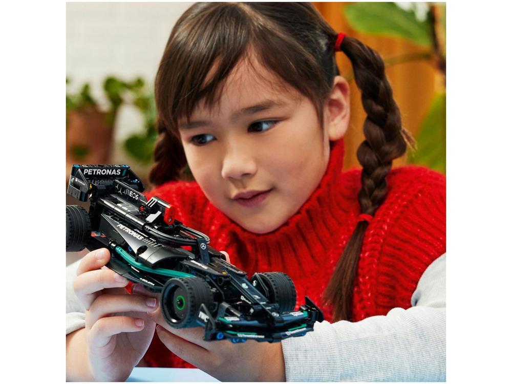 LEGO Technic Mercedes-AMG F1 W14 E Performance - 4