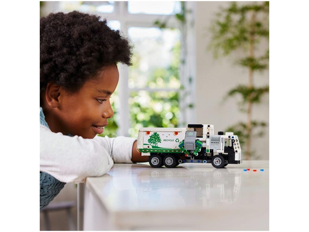 LEGO Technic Caminhão de Lixo Mack LR Electric - 5