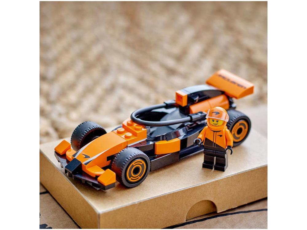 LEGO Piloto de F1 com Carro de Corrida da McLaren - 4