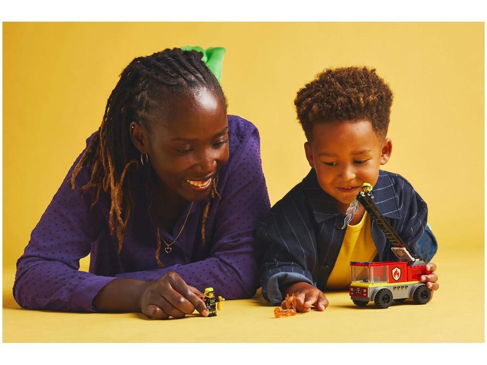 LEGO Caminhão dos Bombeiros com Escada de Combate  - 3