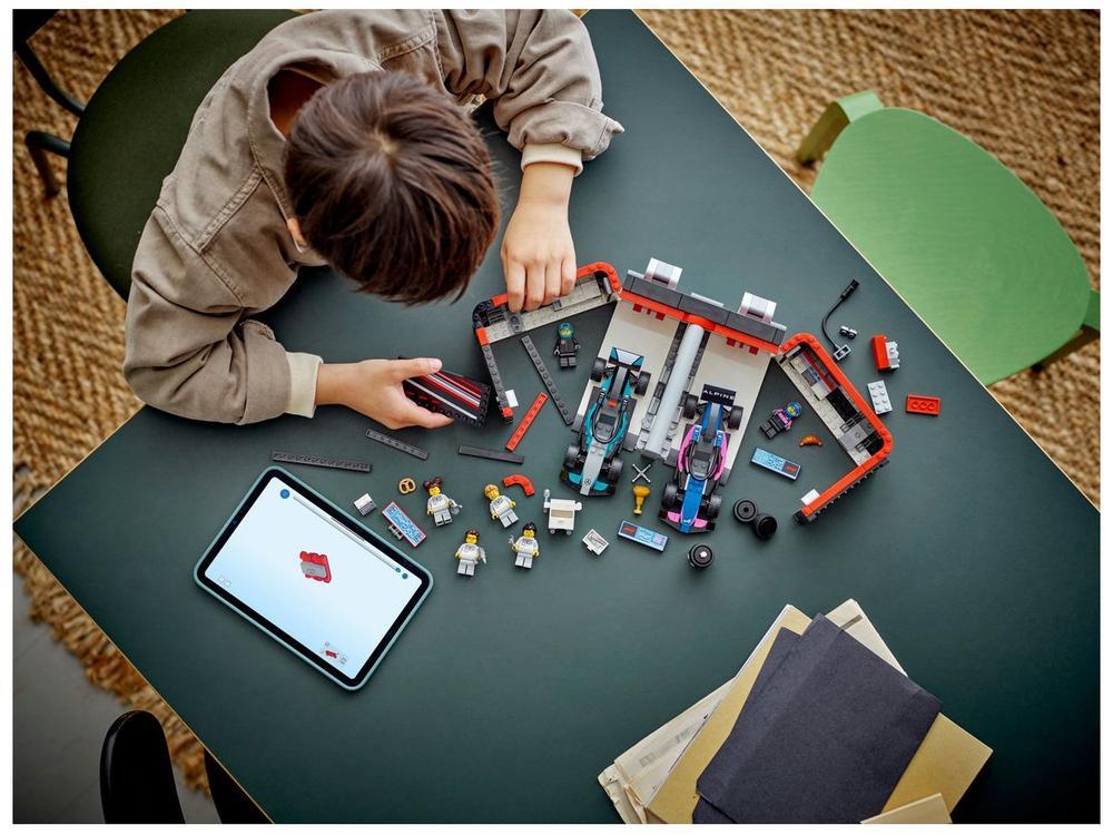 LEGO Garagem de F1 e Carros da Mercedes-AMG e  - 2