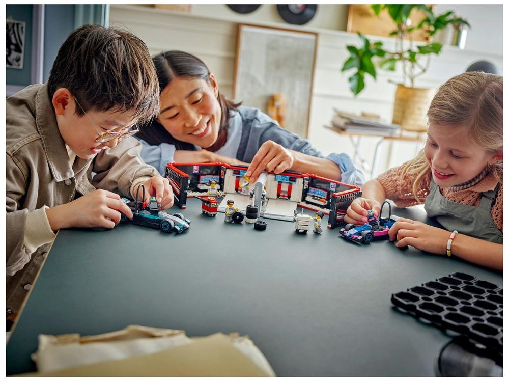 LEGO Garagem de F1 e Carros da Mercedes-AMG e  - 3
