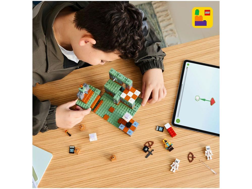 LEGO Minecraft A Câmara do Desafio 21271 322 Peças - 2