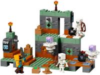 LEGO Minecraft A Câmara do Desafio 21271 322 Peças - 8