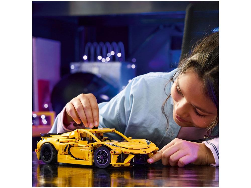 LEGO Technic Chevrolet Corvette Stingray 42205 - 2
