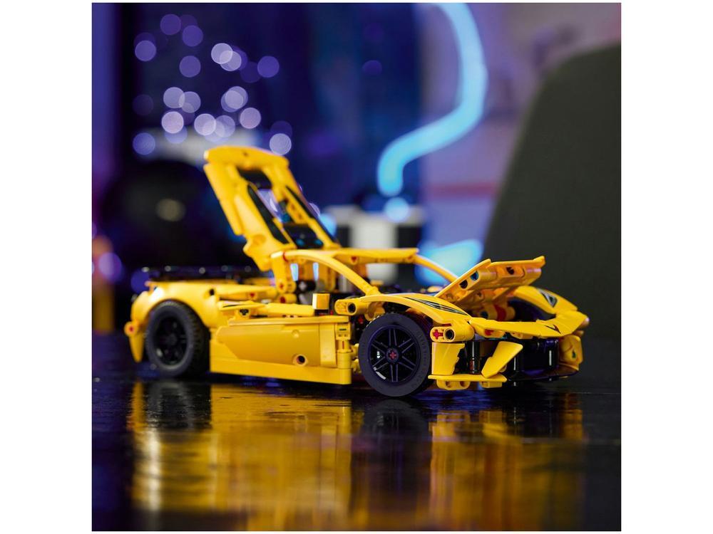 LEGO Technic Chevrolet Corvette Stingray 42205 - 4
