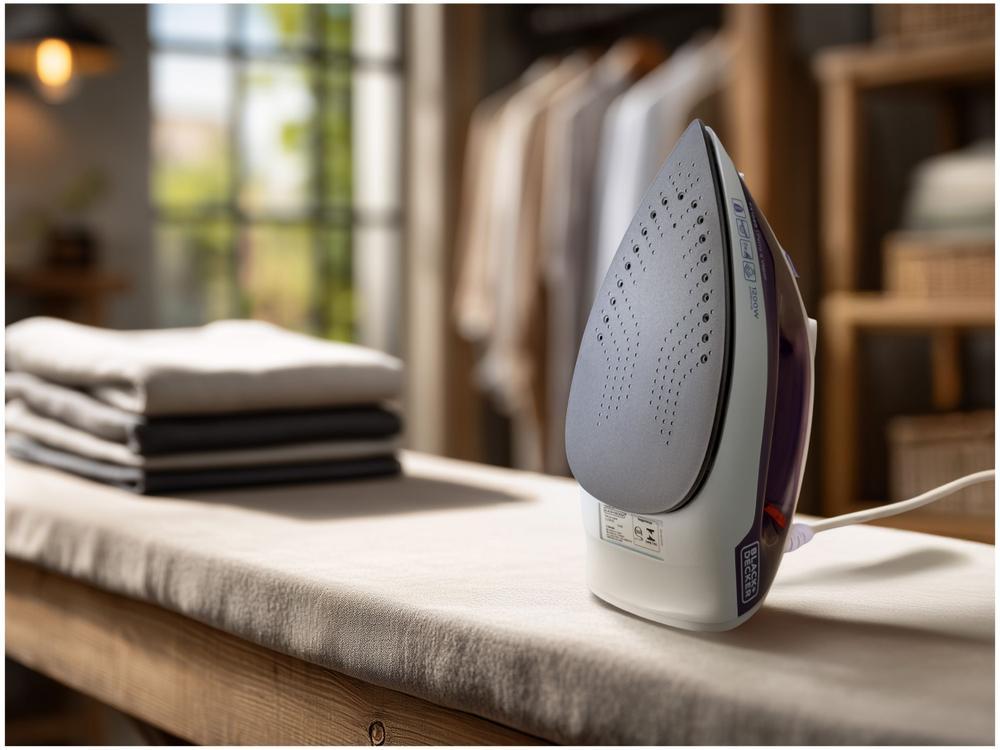 Ferro de Passar Roupa a Vapor e a Seco Black+Decker FX1050 Branco e Roxo - 3