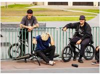 Caixa de Som JBL Flip 7 JBLFLIP7BLKBR Bluetooth Amplificada Portátil IP68 25W RMS - 3