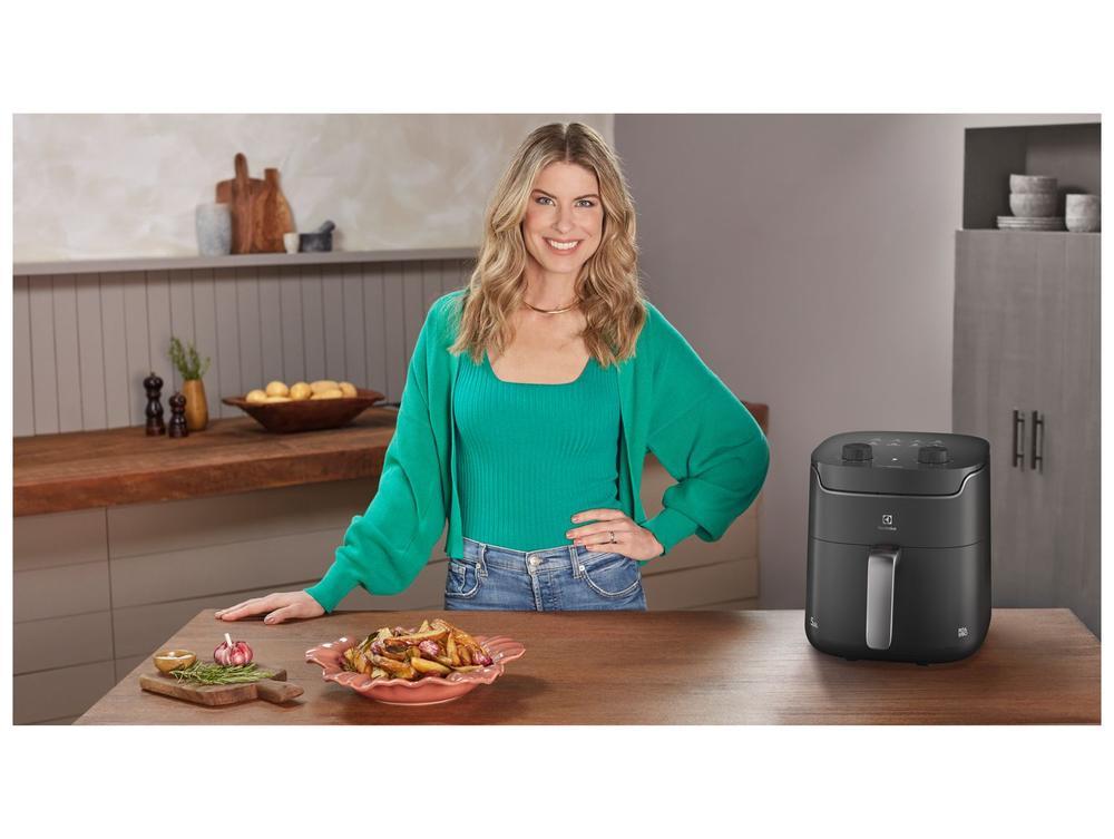 Air Fryer Electrolux Efficient por Rita Lobo EAF40 Cinza com Timer 4L - 6