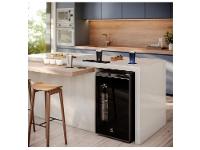 Cervejeira Electrolux Home Bar EB100 Vertical Preta 100L Frost Free - 3