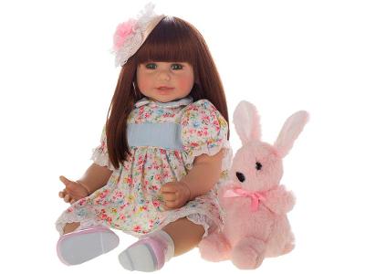 Boneca Laura Doll com Pelúcia