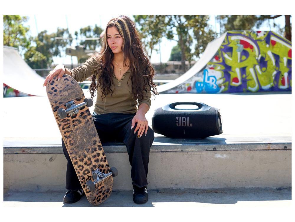 Caixa de Som JBL Boombox 4 Bluetooth Amplificada Portátil 210W USB-C - 5