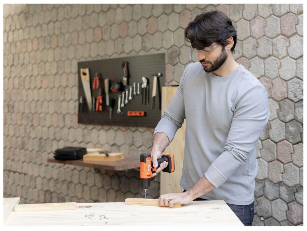 Furadeira e Parafusadeira de Impacto Black+Decker a Bateria 20 Peças BCD712VHD-BR - 9