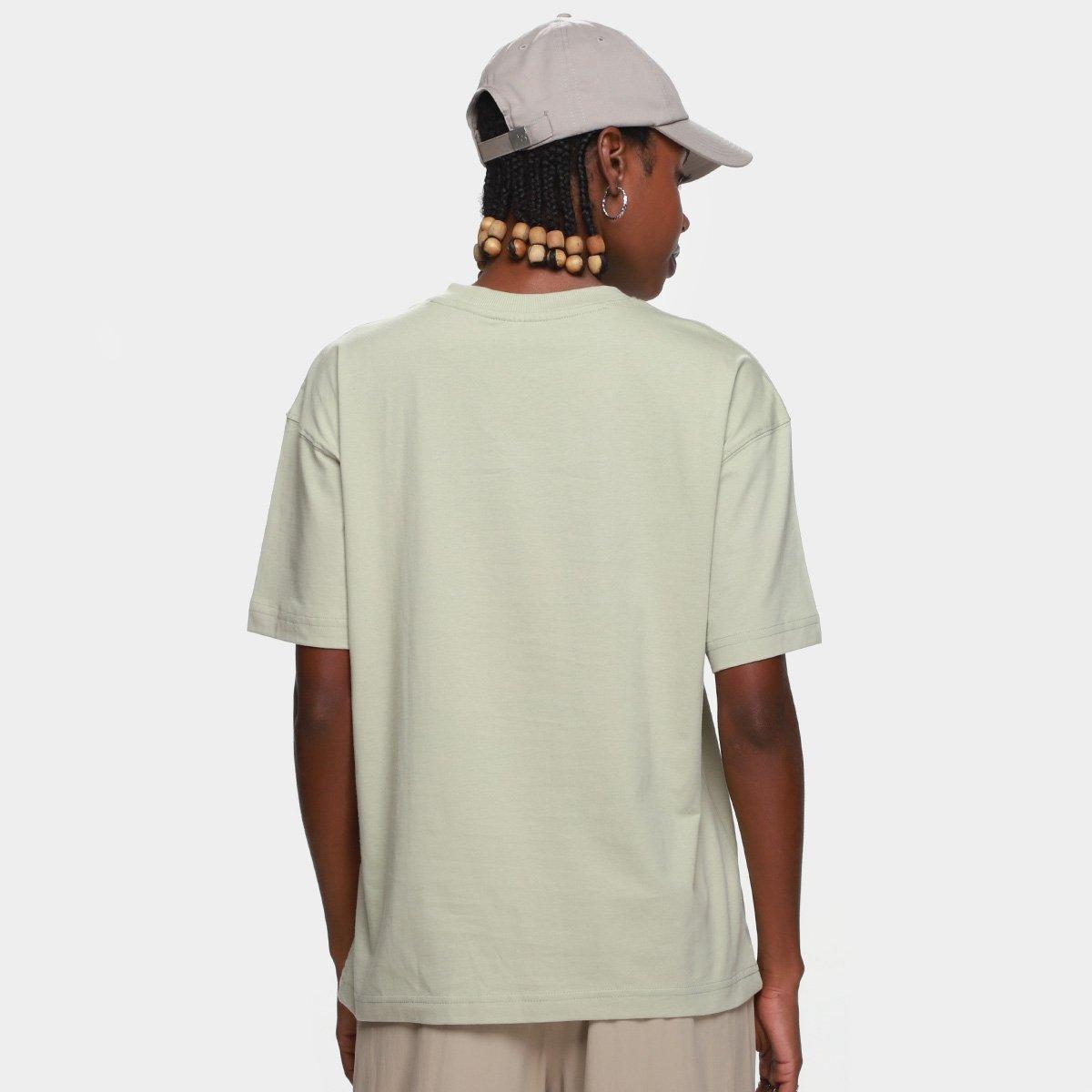 Camiseta New Balance Flower Shoe Feminina - 2