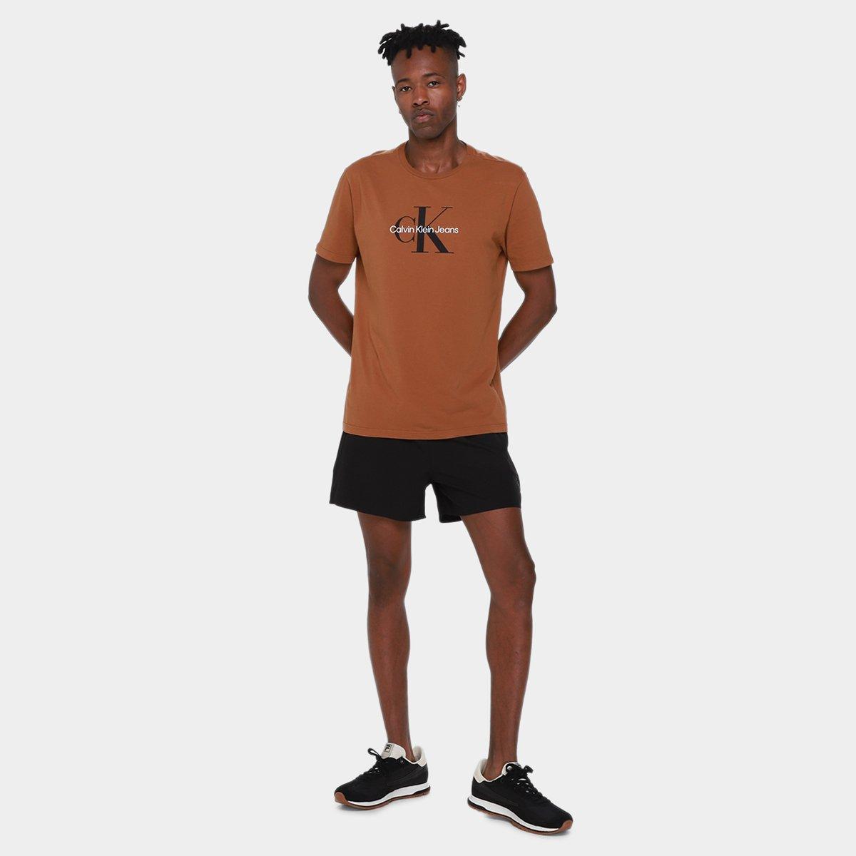 Camiseta Calvin Klein Re Issue Masculino - 4