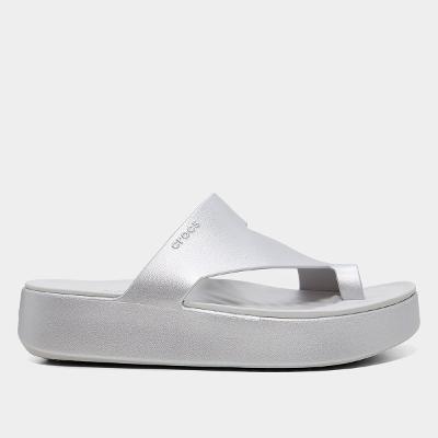 Sandália Crocs Getaway Metallic Platform Toe Loop Feminina