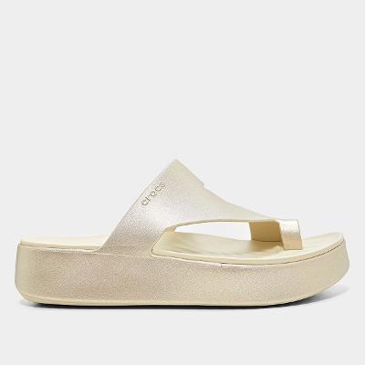 Sandália Crocs Getaway Metallic Platform Toe Loop Feminina