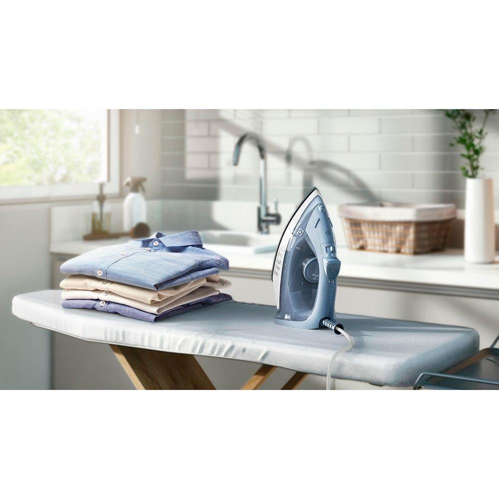 Ferro de Passar a Seco e Vapor Electrolux Efficient ESI10 Base Antiaderente Azul - 9