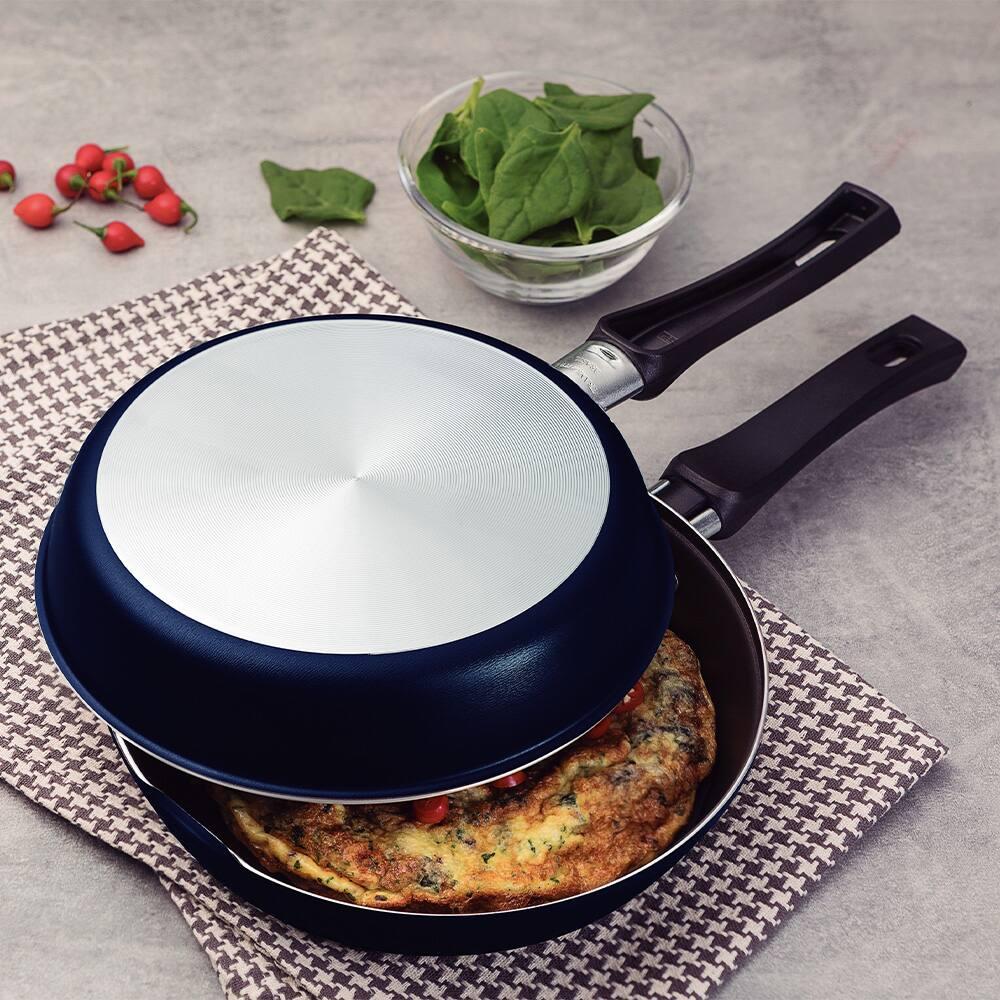 Omeleteira Ravena Tramontina em Alumínio com Revestimento Antiaderente Azul - 20 cm - 2