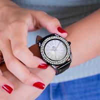 Relógio Feminino Champion Ana Hickmann Analógico Couro Preto Cristais AH28240Q Colar e Brincos