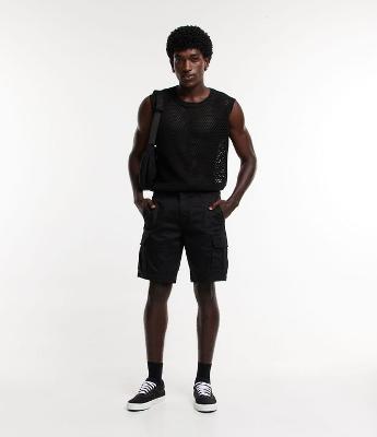 Bermuda Cargo em Sarja com Bolsos Laterais