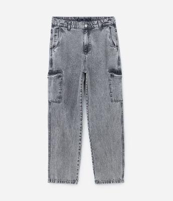 Calça Jeans Baggy com Bolsos Cargo