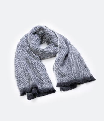 Cachecol Cobertor em Tricô Texturizado com Franjas