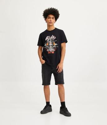 Bermuda Skinny Jeans com Bolsos