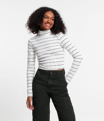 Blusa em Ribana com Gola Alta e Estampa Listrada