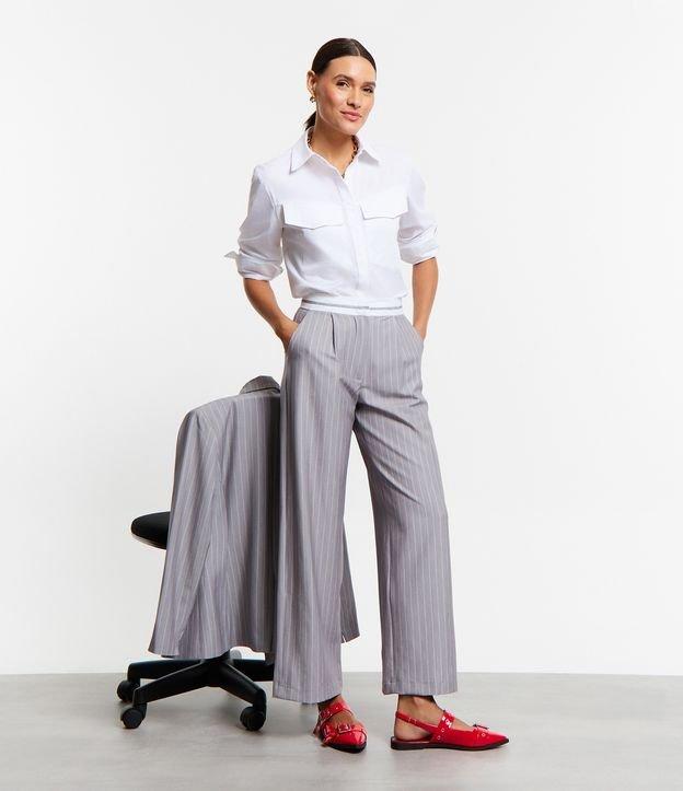 Calça Reta Alfaiatada com Cós Constrastante e Riscas de Giz - 1