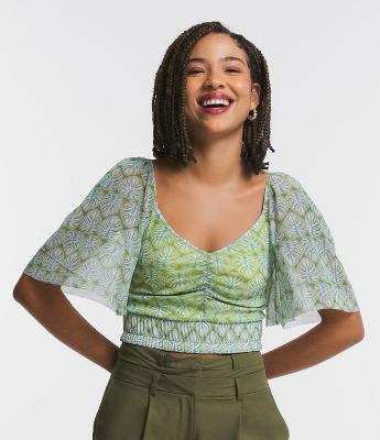 Blusa em Tule com Estampa de Folhagens