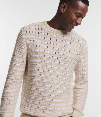 Suéter em Meia Malha com Estampa Listrada e Pontos Diferenciados