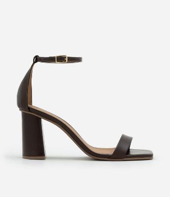 Sandália com Salto Alto Grosso