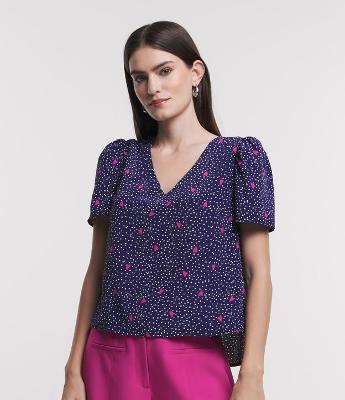 Blusa em Crepe com Manga Bufante e Estampa Poá e Corações