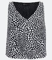 Blusa Curta com Estampa de Coração e Detalhe em Botão - 2