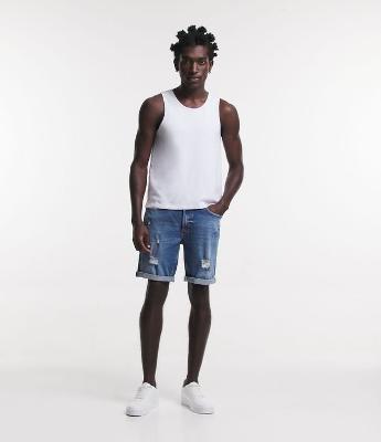 Bermuda Skinny Jeans Puídos e Barra Dobrada