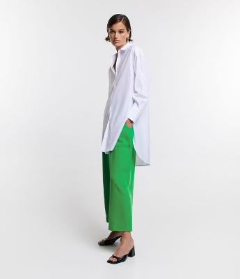 Calça Pantacourt com Elástico no Cós e Bolsos Quadrados