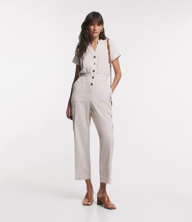 Macacão Cargo em Viscolinho com Abotoamento Frontal - 1