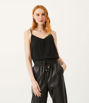 Blusa Regata com Botões no Busto