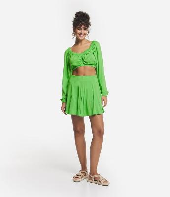 Saia Curta Evasê em Viscose com Babado