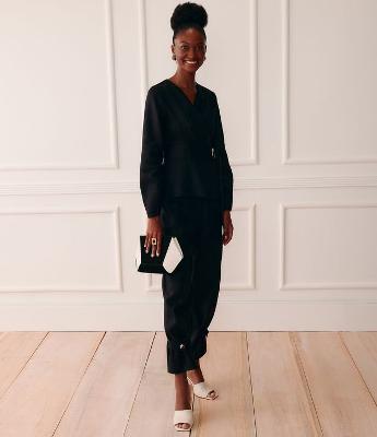 Blusa em Linho com Manga Longa e Detalhes Plissados