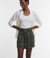 Short em Viscolinho com Cinto Fivela e Estampa Geométrica - 1