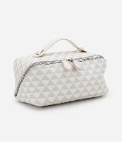 Nécessaire Média em PU com Estampa de Triângulos - 1